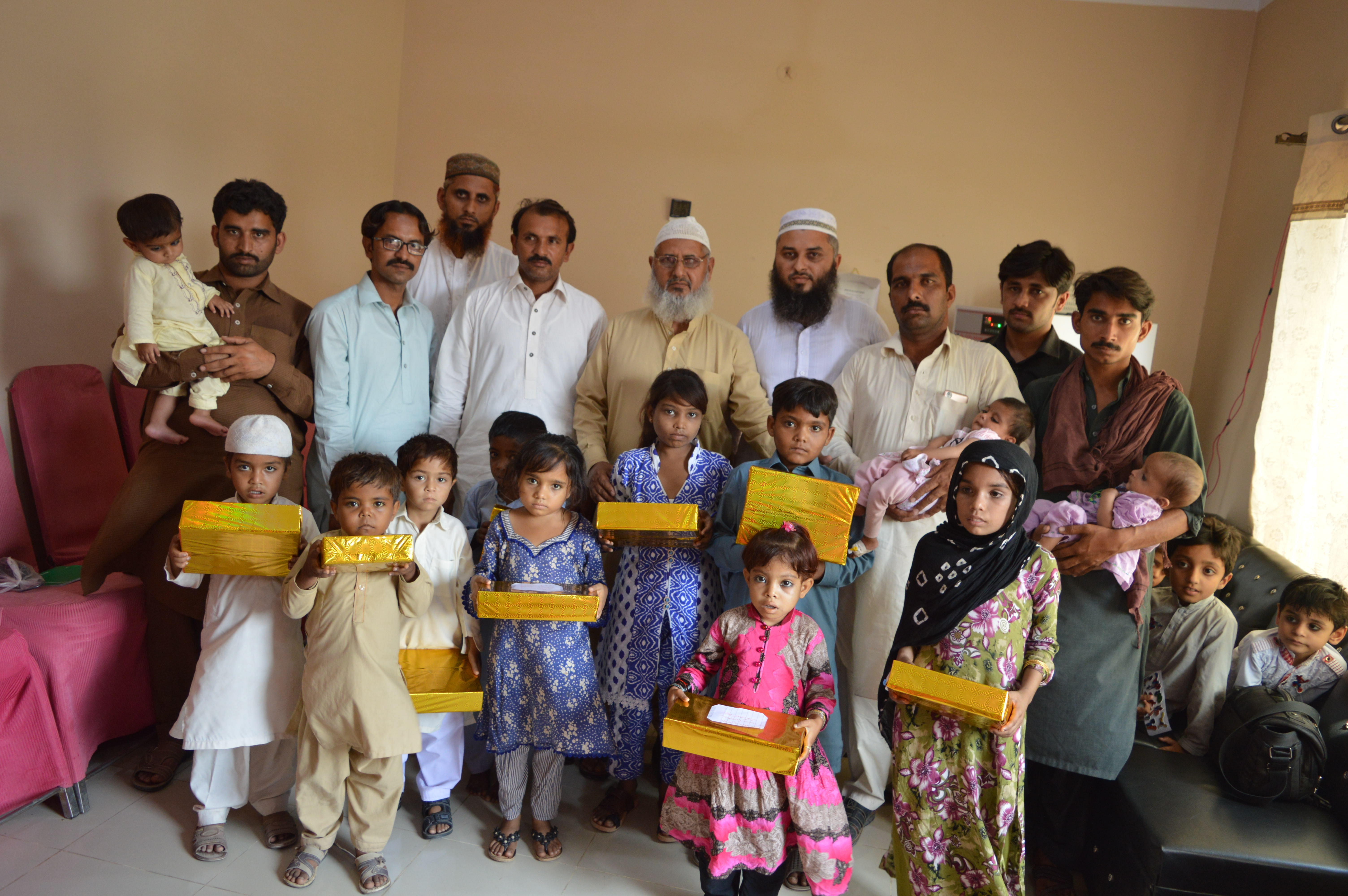 "Eid Gifts Distribution – Bachon Ke Chehron Pe Muskurahat"